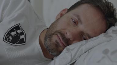 Club de Cuervos 2x4