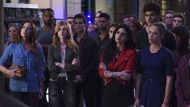 Shadowhunters 2x1