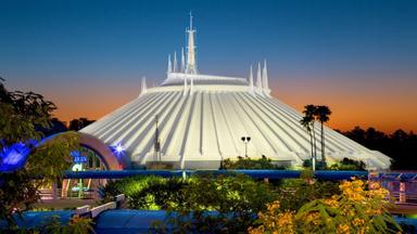 Behind the Attraction 1x5