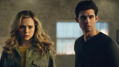 DC's Stargirl 3x9