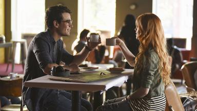 Shadowhunters 1x1