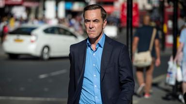 Stan Lee's Lucky Man 2x7